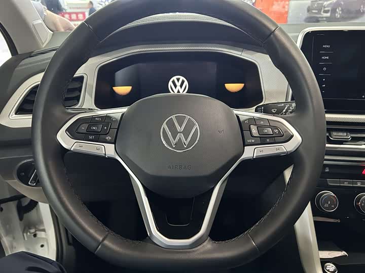 Фото 7 - Volkswagen T-Roc