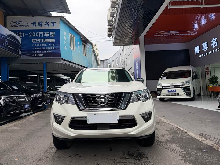 Фото 2 - Nissan Terra