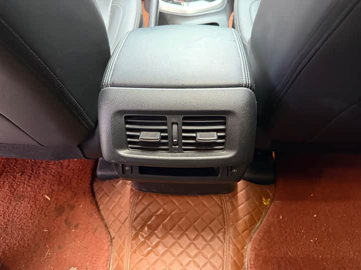 Фото 9 - Nissan Terra