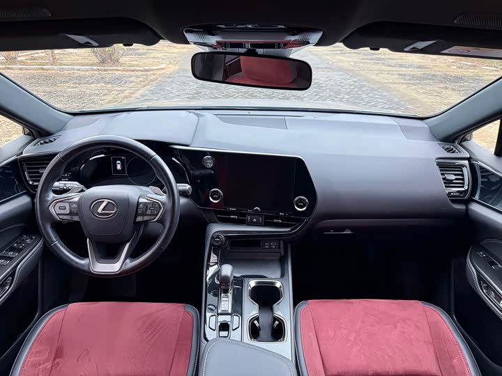 Фото 7 - Lexus NX