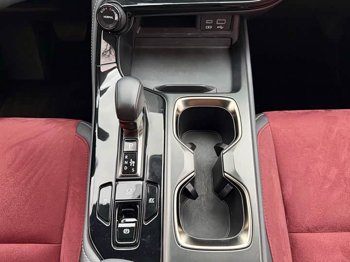 Фото 8 - Lexus NX