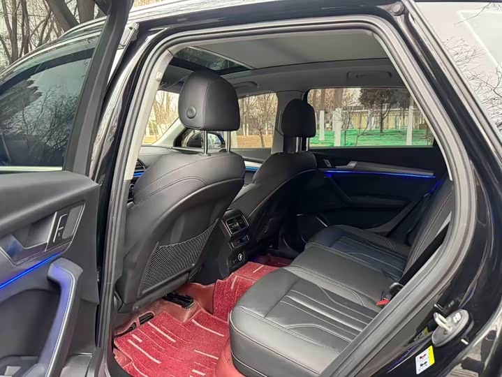 Фото 5 - Audi Q5L