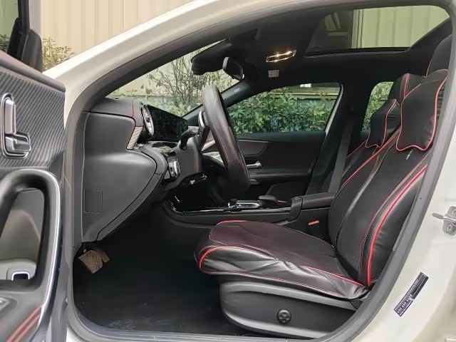 Фото 8 - Mercedes-Benz A-Class