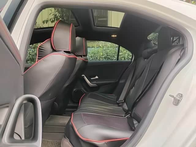 Фото 9 - Mercedes-Benz A-Class