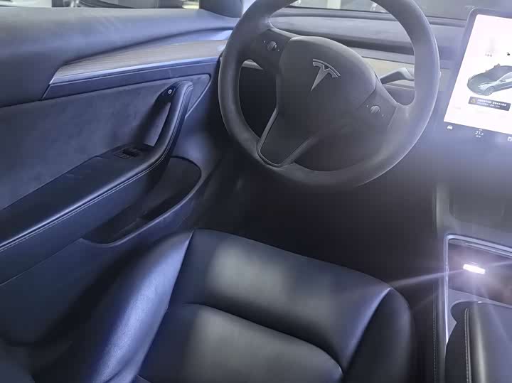 Фото 7 - Tesla Model 3