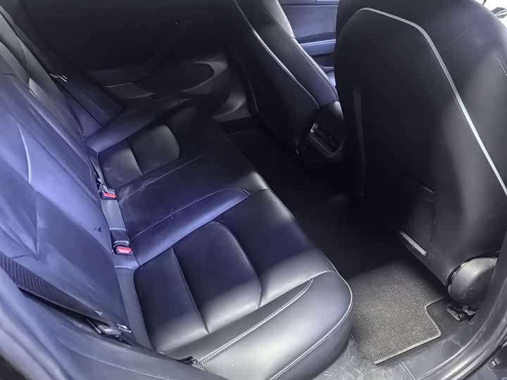 Фото 9 - Tesla Model 3