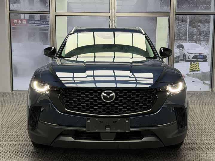 Photo 3 - Mazda CX-50