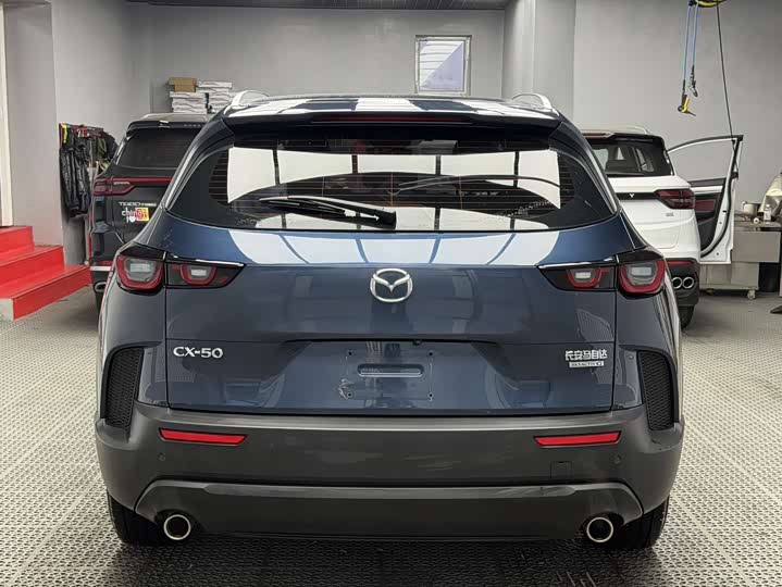 Photo 5 - Mazda CX-50