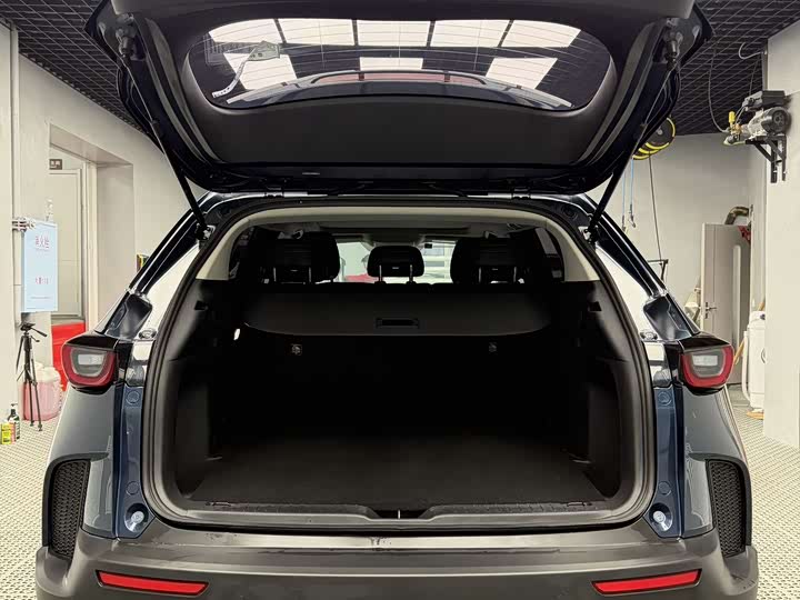 Photo 8 - Mazda CX-50