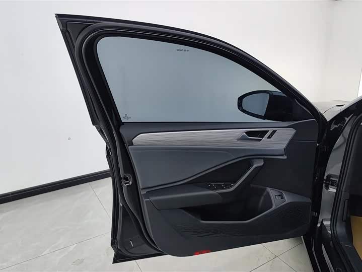 Фото 7 - Volkswagen Sagitar L