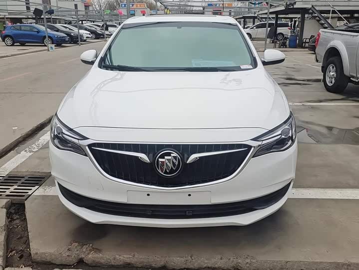 Photo 2 - Buick Excelle GT