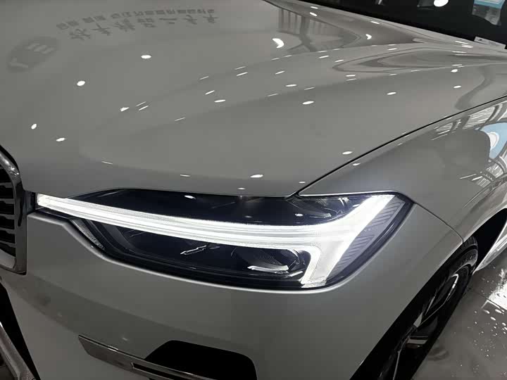 Фото 9 - Volvo XC60