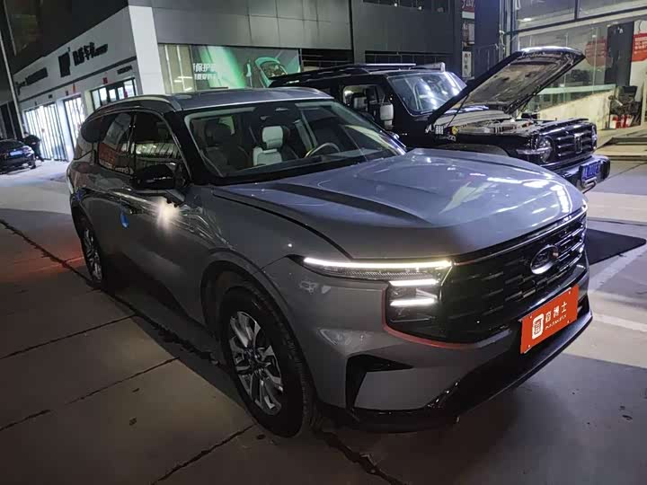 Фото 2 - Ford Edge