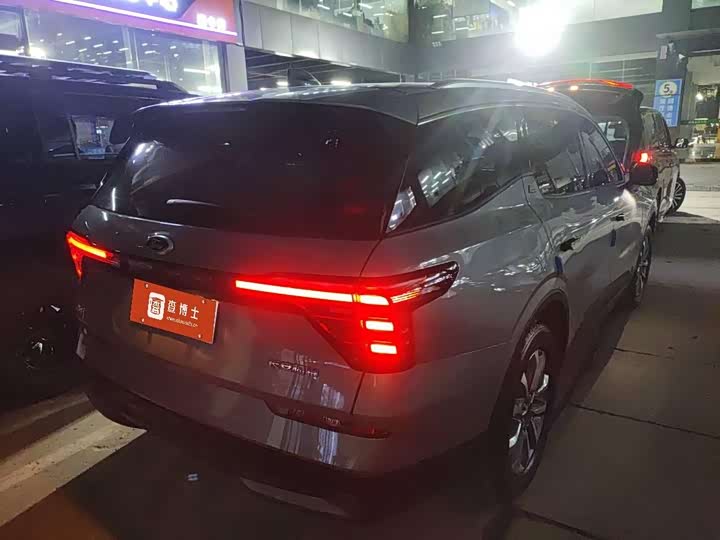 Фото 7 - Ford Edge