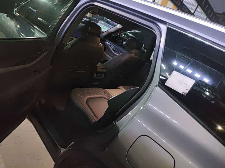 Фото 8 - Ford Edge