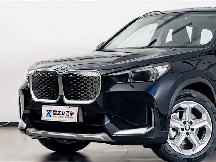 Фото 3 - BMW iX1