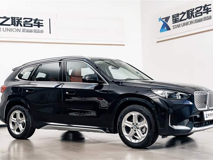 Фото 6 - BMW iX1