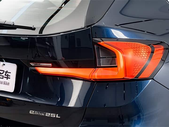 Фото 9 - BMW iX1