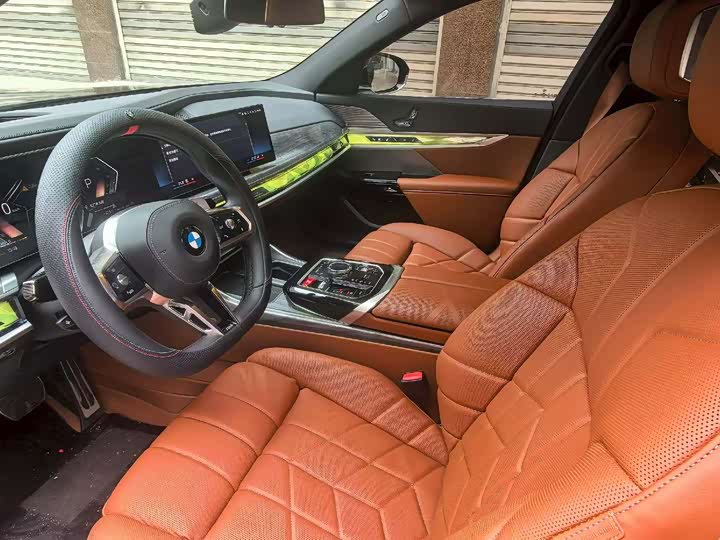 Фото 8 - BMW 7 Series