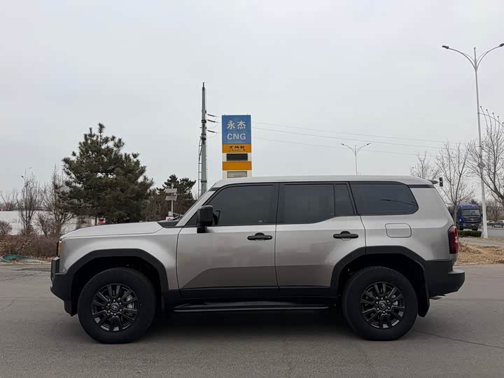 Photo 4 - Toyota Prado