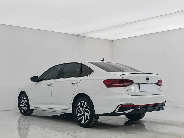 Фото 4 - Volkswagen Lavida