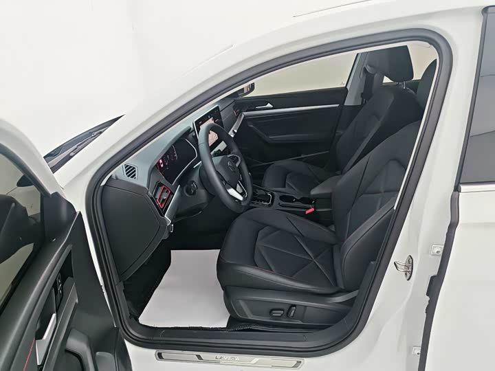 Фото 9 - Volkswagen Lavida