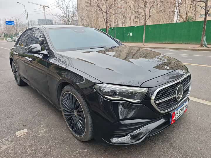 Photo 3 - Mercedes-Benz E-Class