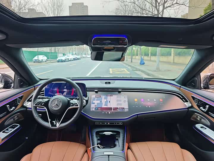 Photo 5 - Mercedes-Benz E-Class