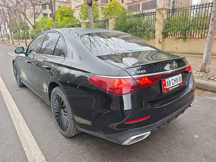 Photo 7 - Mercedes-Benz E-Class