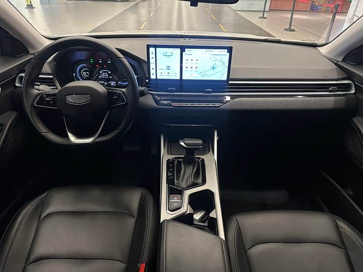 Фото 8 - Geely Emgrand