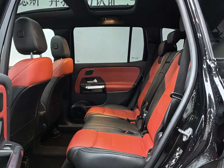 Фото 8 - Mercedes-Benz GLB-Class AMG