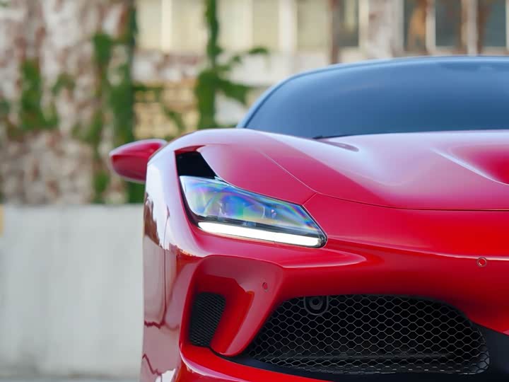 Фото 6 - Ferrari F8