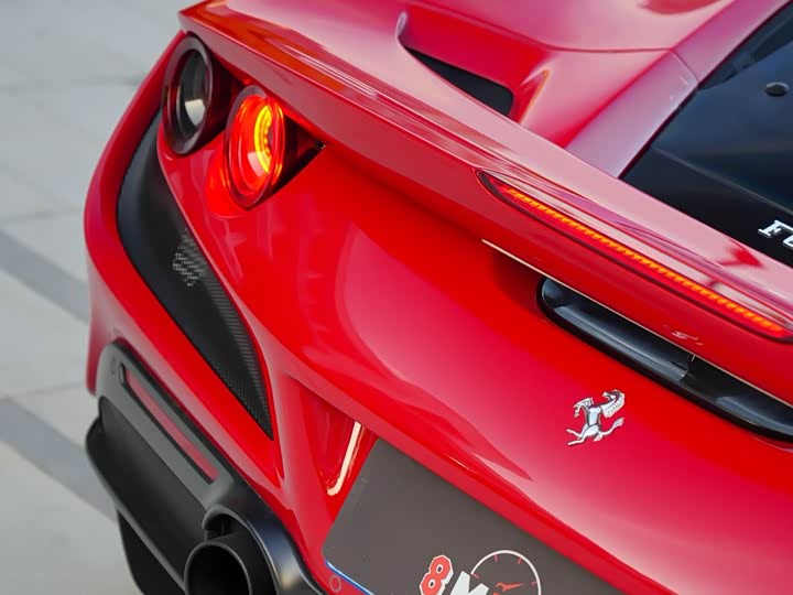 Фото 7 - Ferrari F8