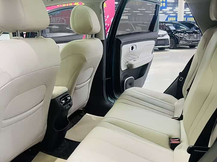 Фото 8 - GAC Aion UT