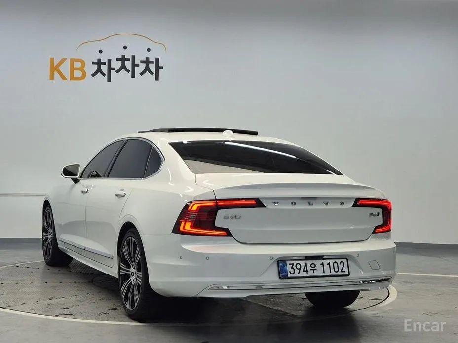 Фото 2 - Volvo S90