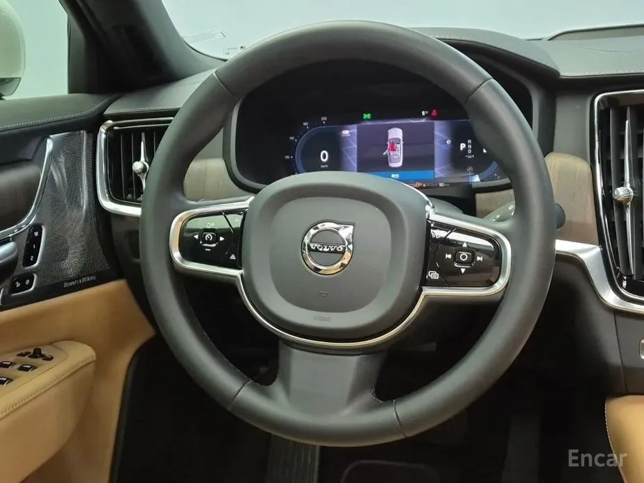 Фото 9 - Volvo S90