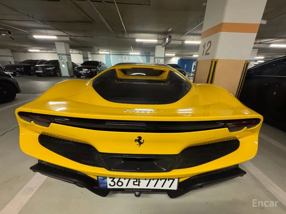 Фото 2 - Ferrari 296