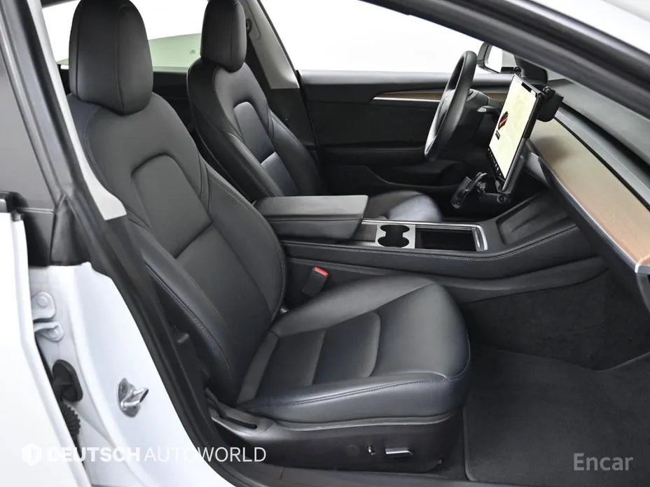 Фото 16 - Tesla Model 3