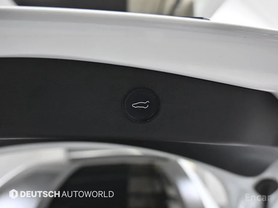 Фото 18 - Tesla Model 3