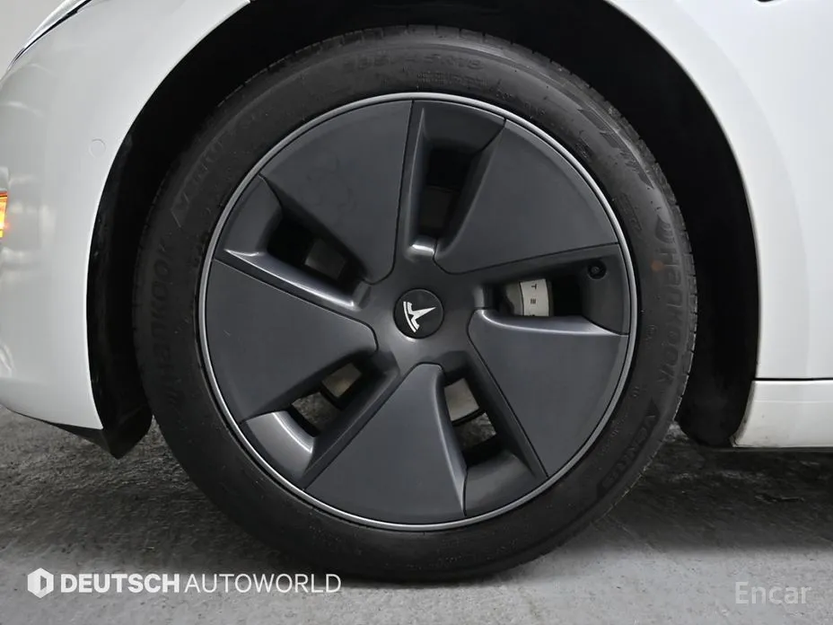 Фото 19 - Tesla Model 3