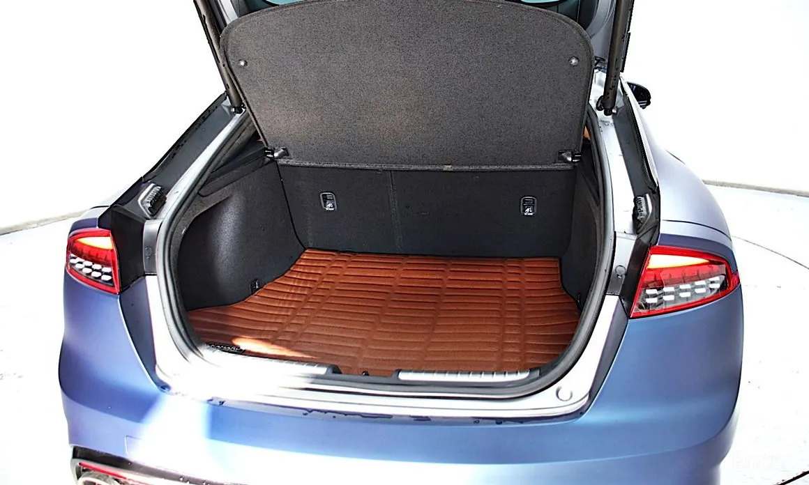 Фото 10 - Kia Stinger