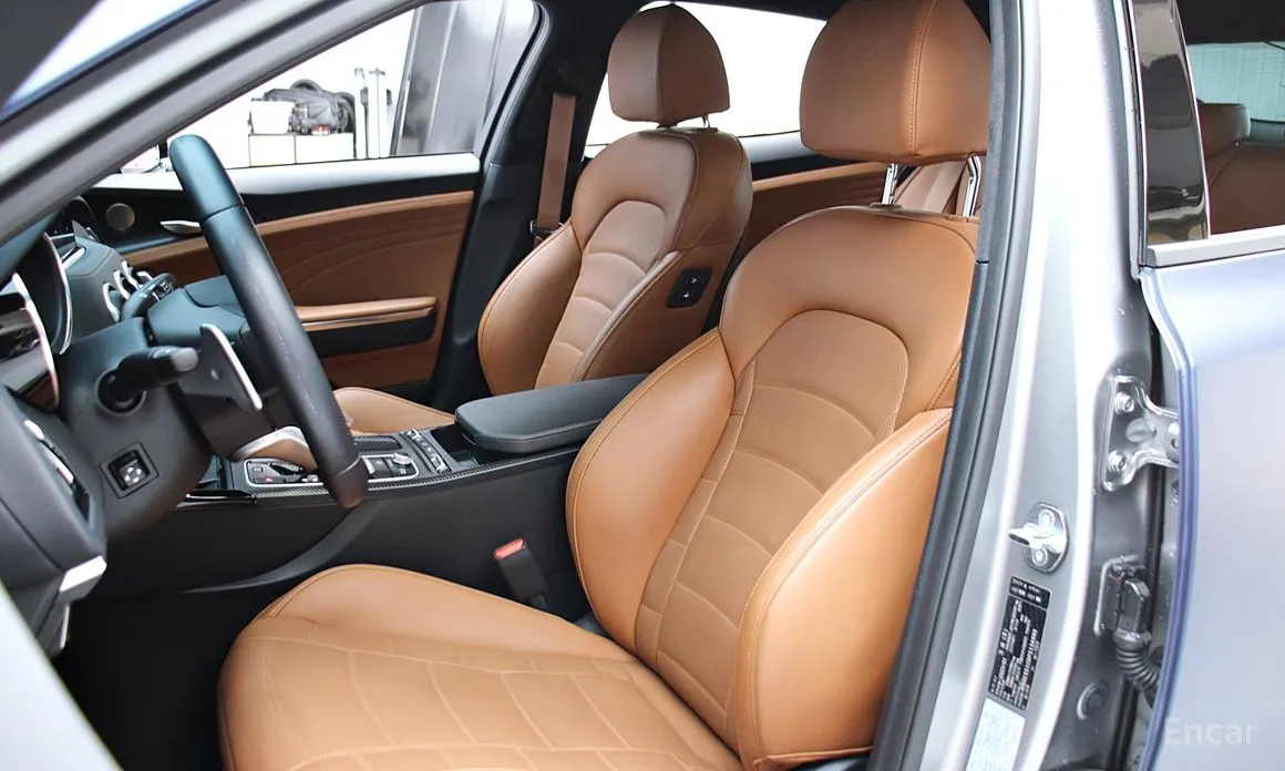 Фото 11 - Kia Stinger