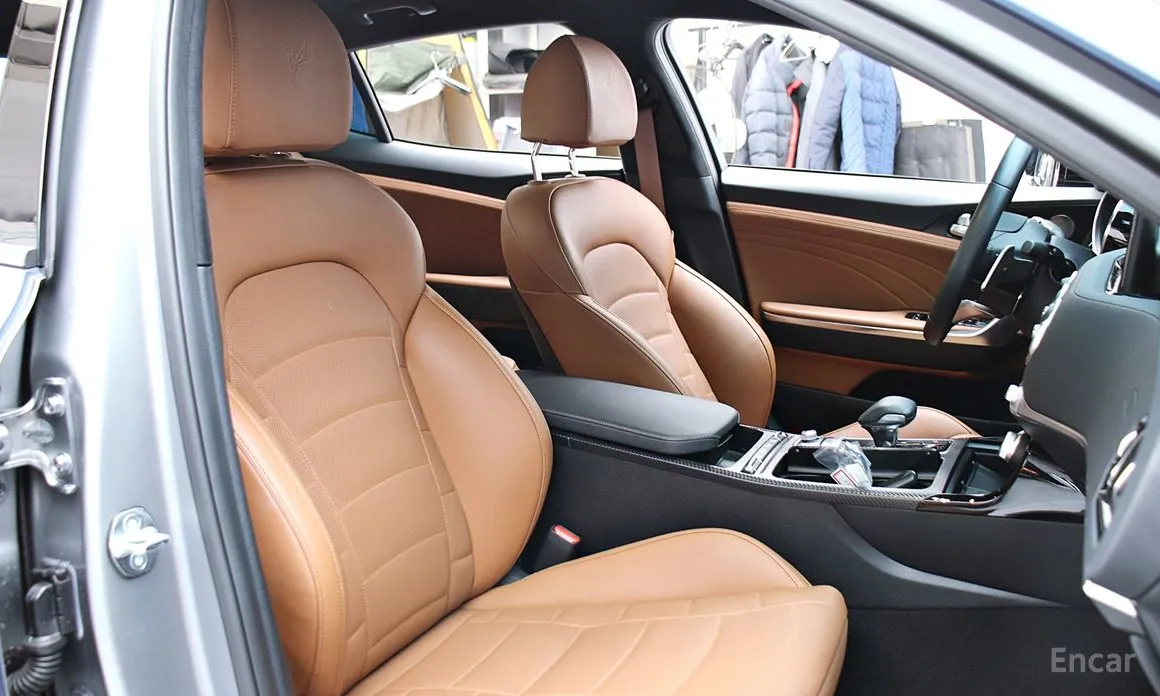 Фото 12 - Kia Stinger