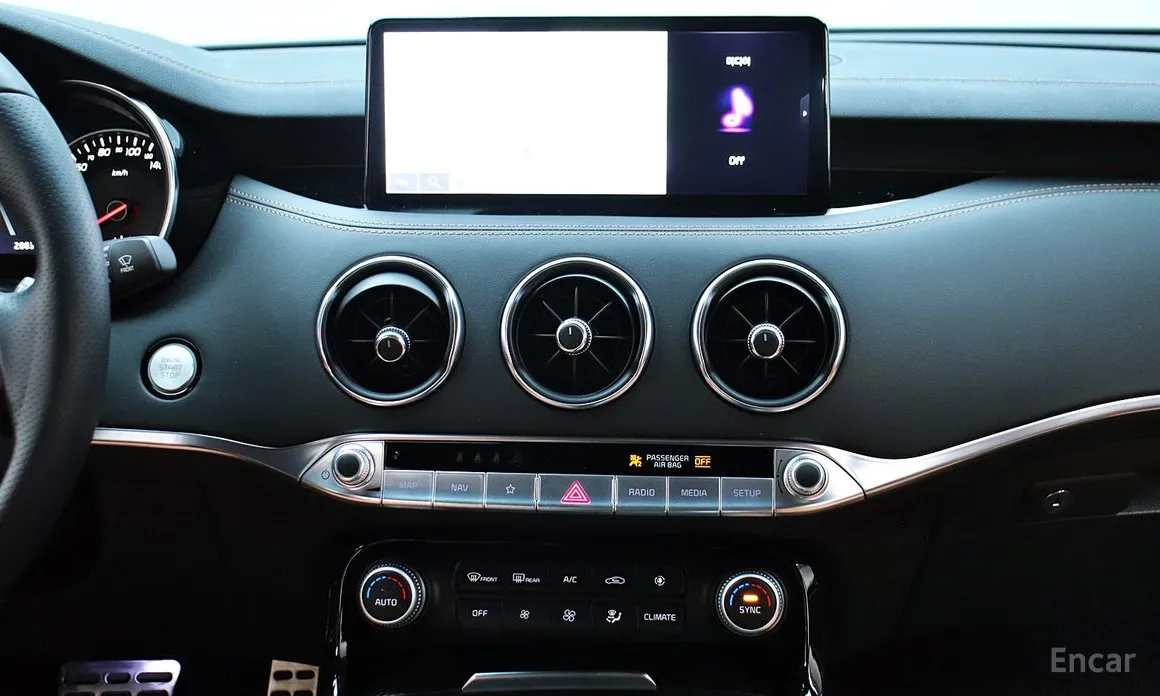 Фото 16 - Kia Stinger