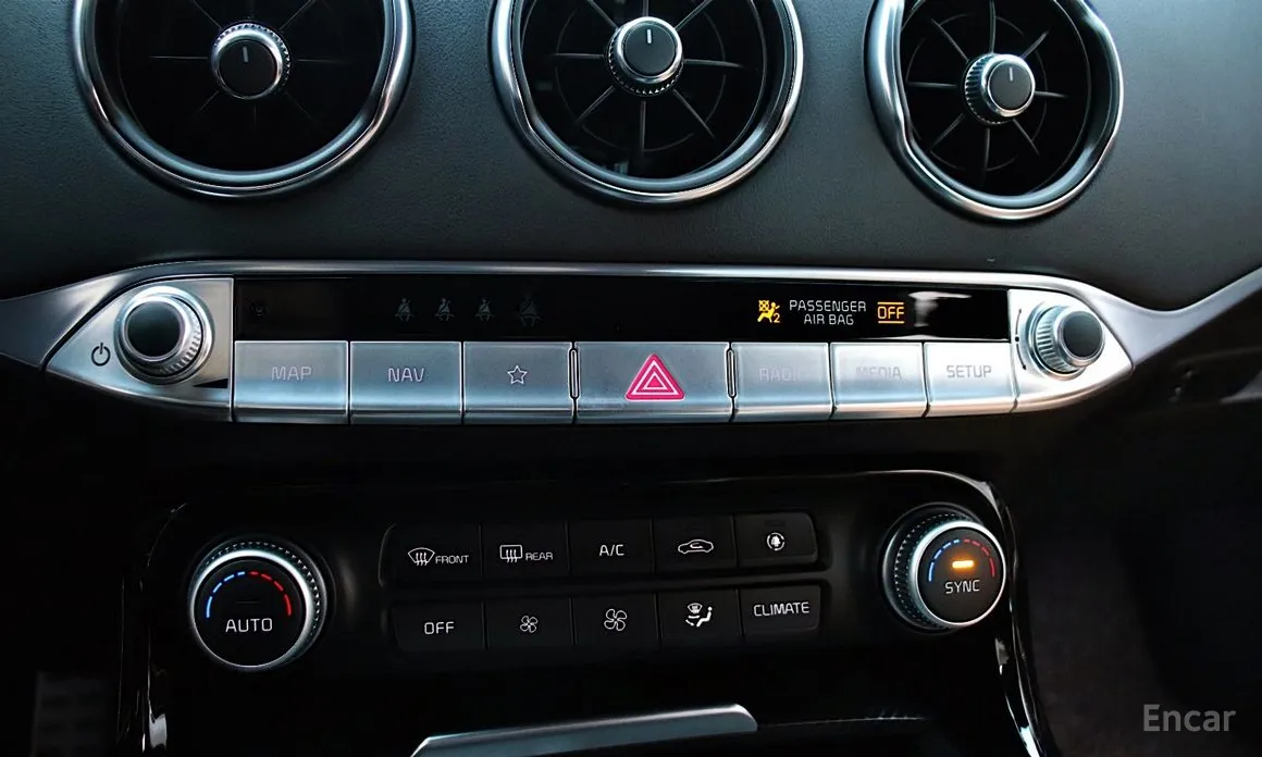 Фото 17 - Kia Stinger