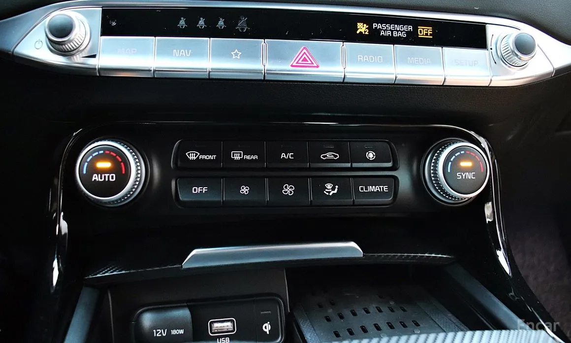 Фото 18 - Kia Stinger