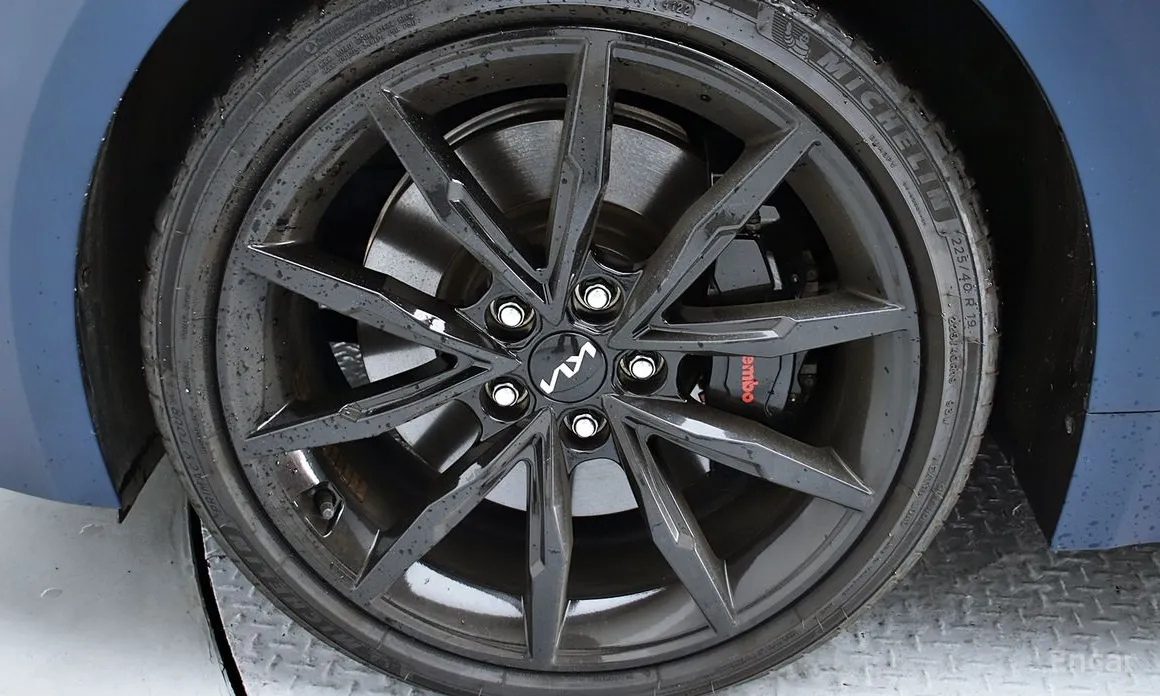 Фото 5 - Kia Stinger