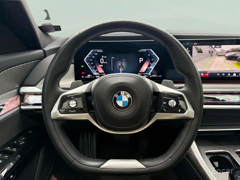 Фото 13 - BMW 7 Series