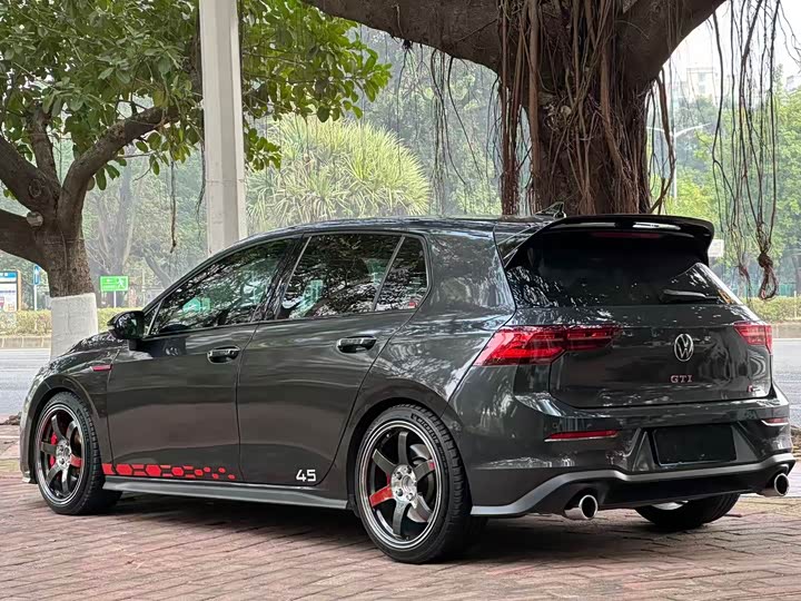 Фото 4 - Volkswagen Golf GTI