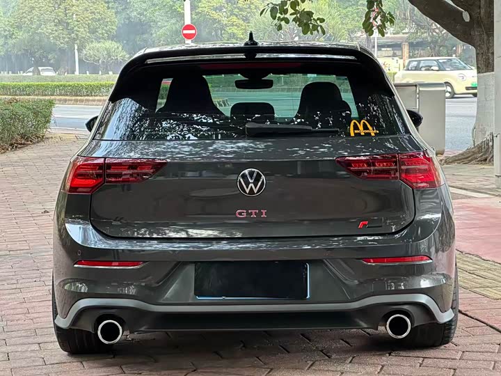 Фото 5 - Volkswagen Golf GTI